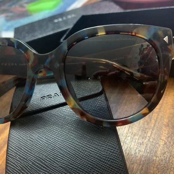New in Box! Prada Cat Eye Sunglasses (brown/blue) - Picture 14 of 16